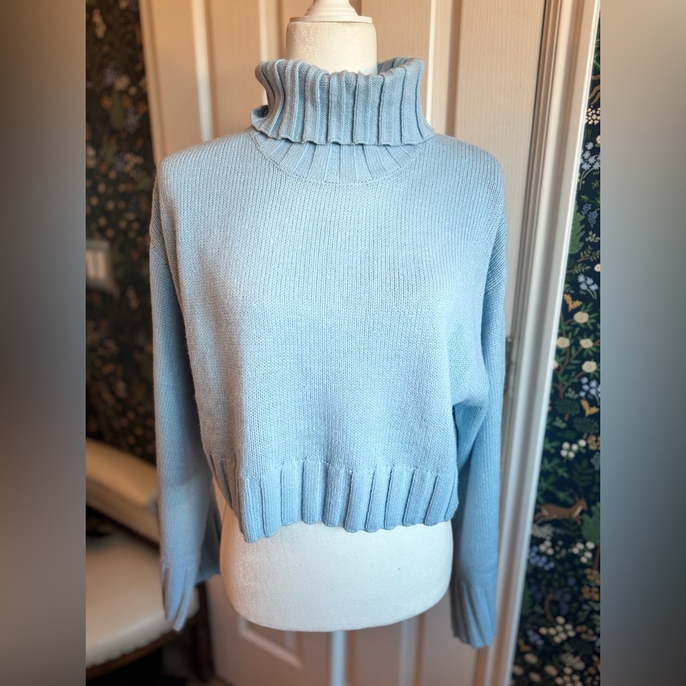 Divided Light Blue Turtleneck Sweater cropped cozy H&M brand winter oversized​
